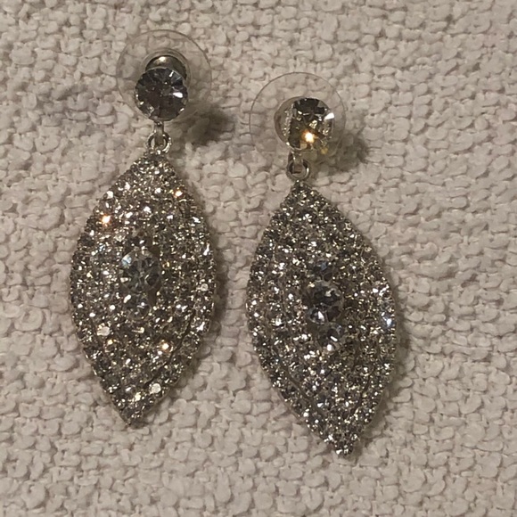 Gorgeous Rhinestone Stud Drop Earrings - Picture 8 of 9
